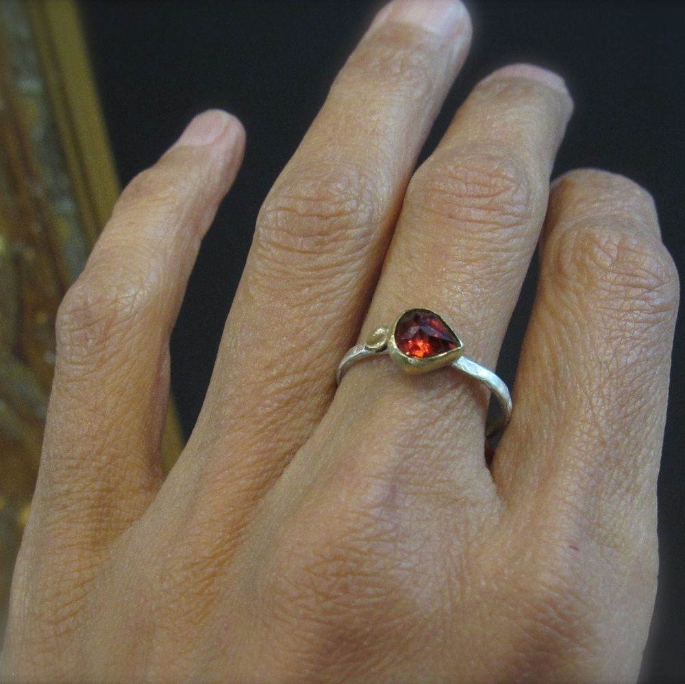 14k solid yellow gold and sterling silver ring. - Picture 2 of 8